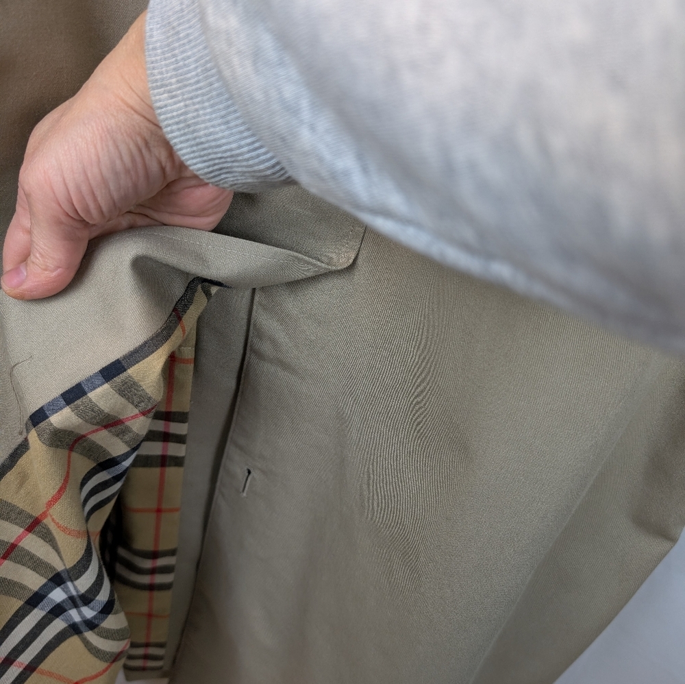 Burberry Vintage Classic Tan Men's Trench Coat Size 52 Long In VGUC - Picture 11 of 13